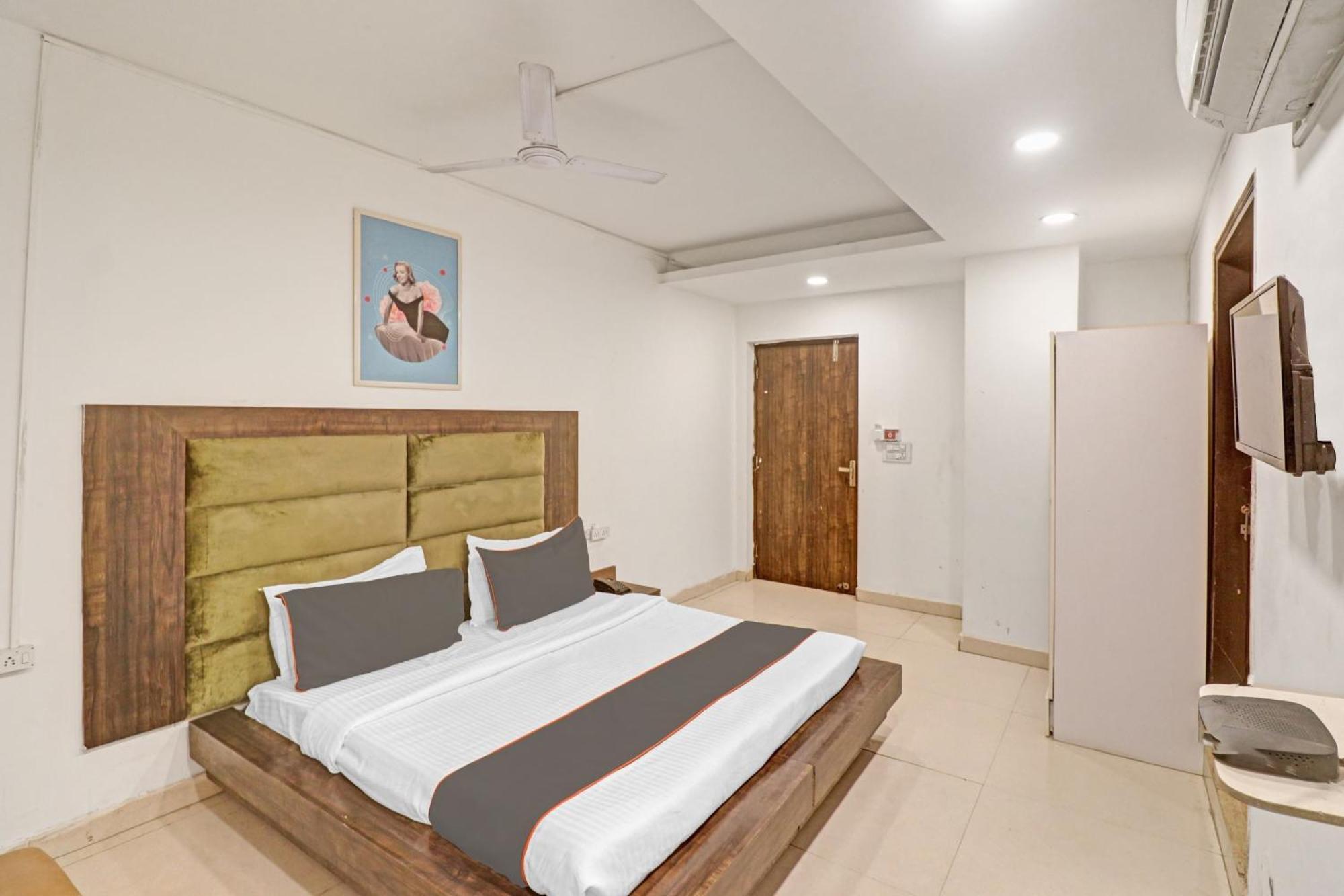 Collection O Seven Heaven Hotel New Delhi Luaran gambar