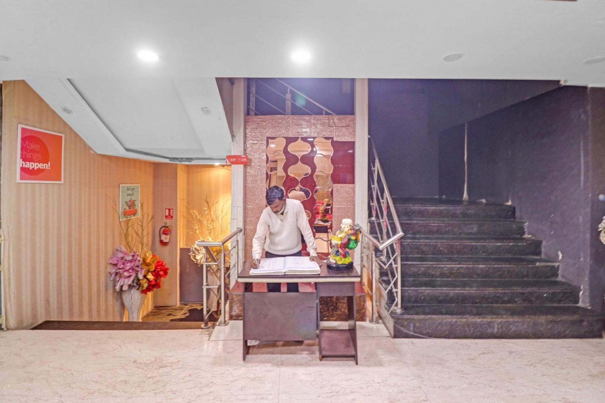 Collection O Seven Heaven Hotel New Delhi Luaran gambar