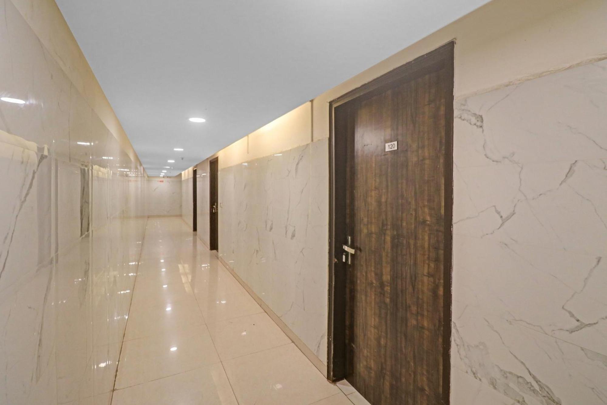 Collection O Seven Heaven Hotel New Delhi Luaran gambar